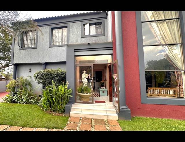 7 BEDROOM HOUSE FOR SALE IN THREE RIVERS